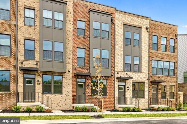 Building Photo - 828 Watts St
