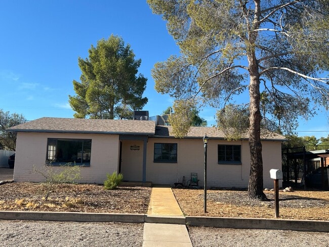 Photo - 2126 E Water St (Tucson, AZ) House