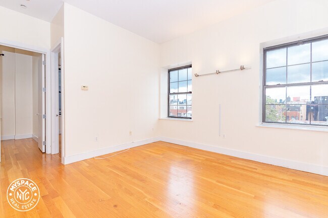 Building Photo - 132 Havemeyer St