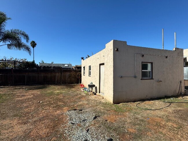 Foto del edificio - 2233 Citrus Ave