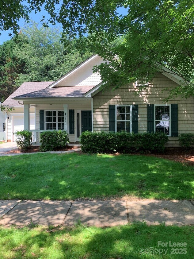 Foto principal - 13445 Glenwyck Ln