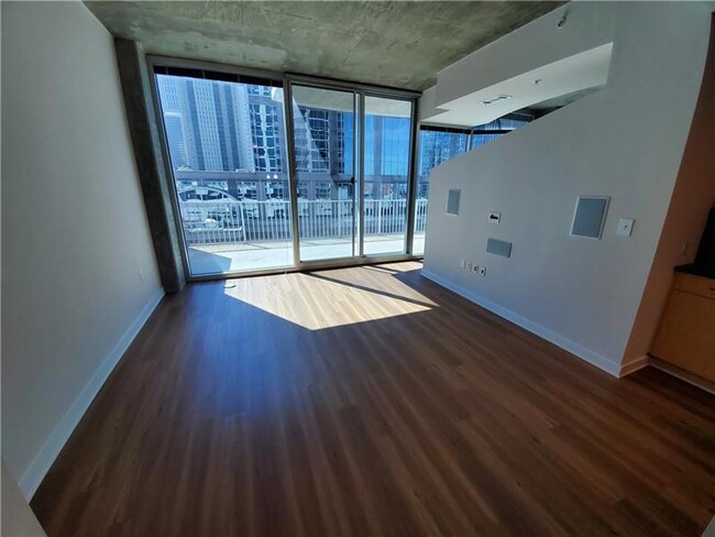 Building Photo - 400 W Peachtree St NW