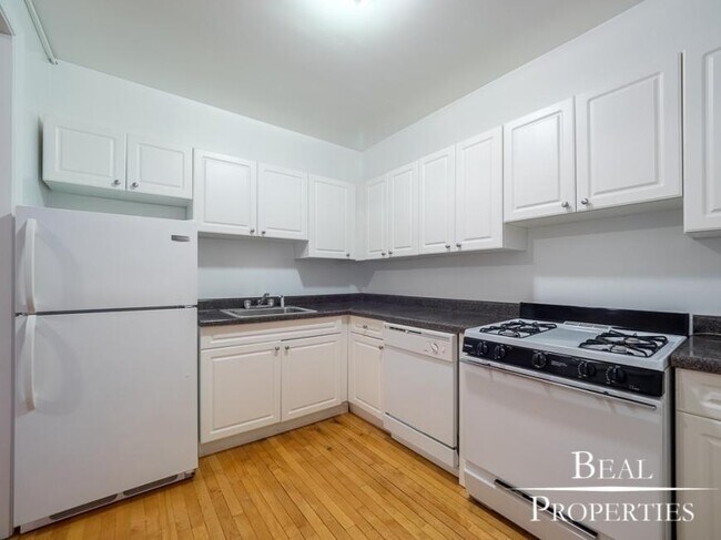 Foto del edificio - 3 bedroom in GLENCOE IL 60022