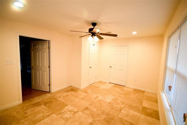 Foto del edificio - 1106 Stude St