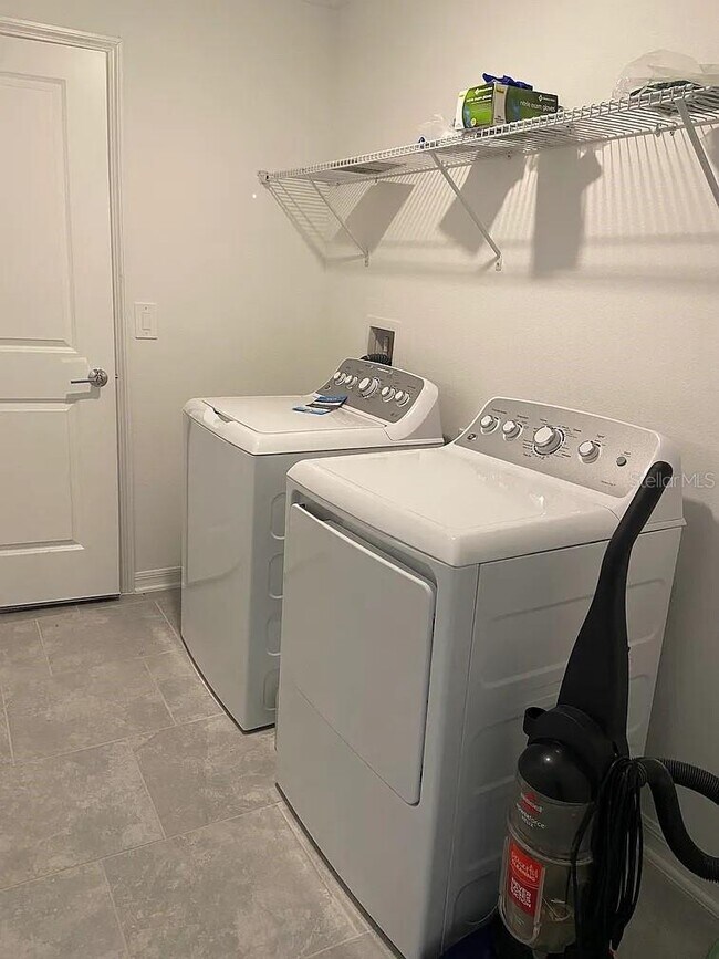 Building Photo - 942 Cattleman St