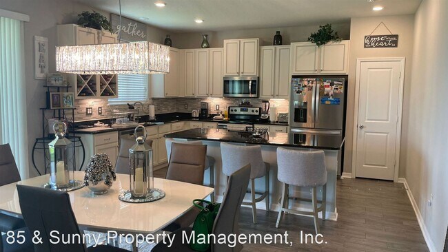 Foto del edificio - 4 br, 3 bath House - 4633 Academic Lane
