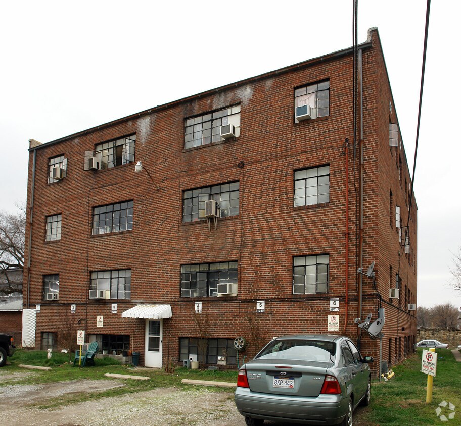 Building Photo - 104 3rd Ave