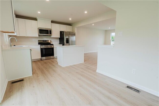 Foto del edificio - 157 White Oak Dr