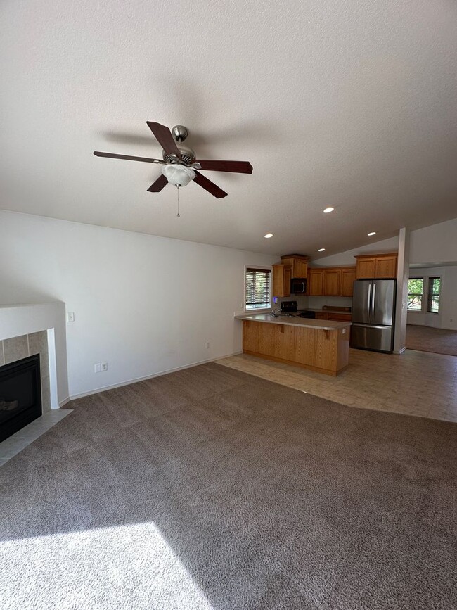 Building Photo - 3604 Astaire St NE