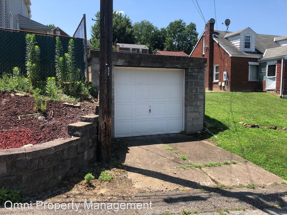 Foto del edificio - 3 br, 2 bath House - 6488 Simmons Ave