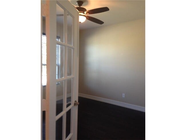 Building Photo - 504 Peterhouse Dr