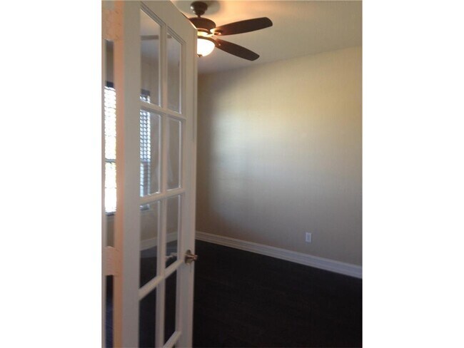 Foto del edificio - 504 Peterhouse Dr