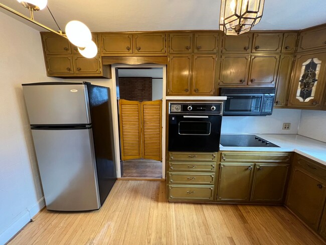 Building Photo - Newly Renovated 4bd/2ba Home in New Albany...