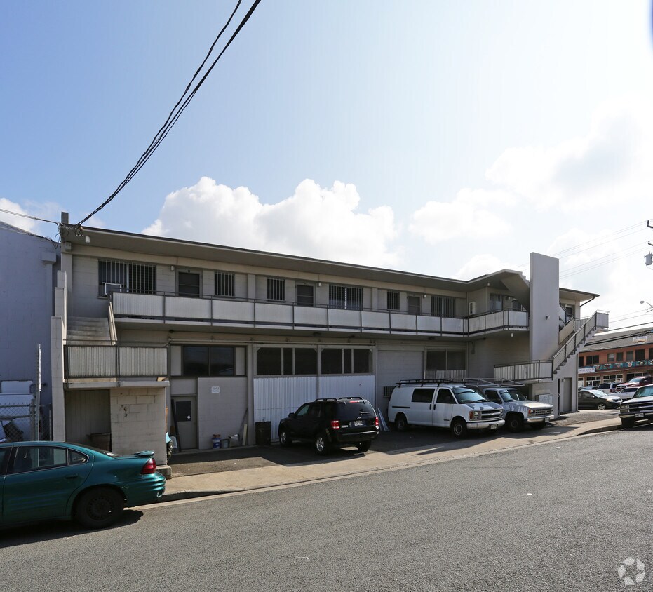 Building Photo - 264 Mokauea St