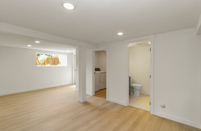 Foto del edificio - 5655 31st Ave SW