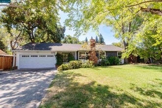 Building Photo - 409 Soule Ave