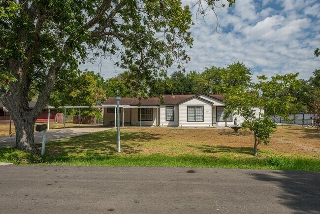 Building Photo - 7221 Evans St