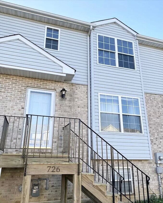 Primary Photo - 726 Marian Dr