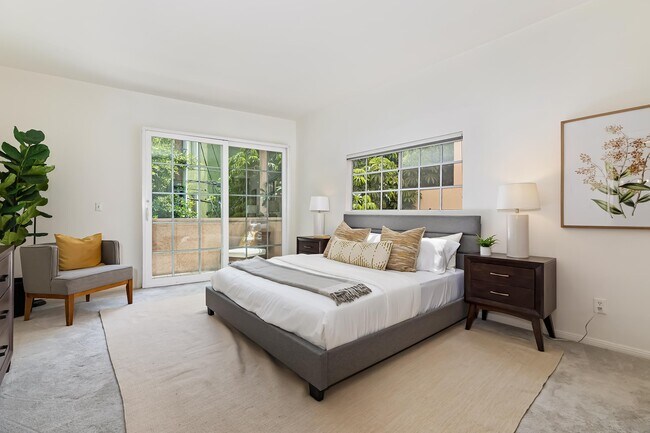 Foto del edificio - 10960 Wellworth Ave