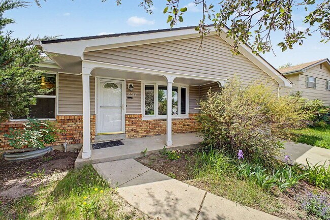 Building Photo - 2519 Danbury Dr