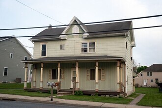 Building Photo - 252 Main St