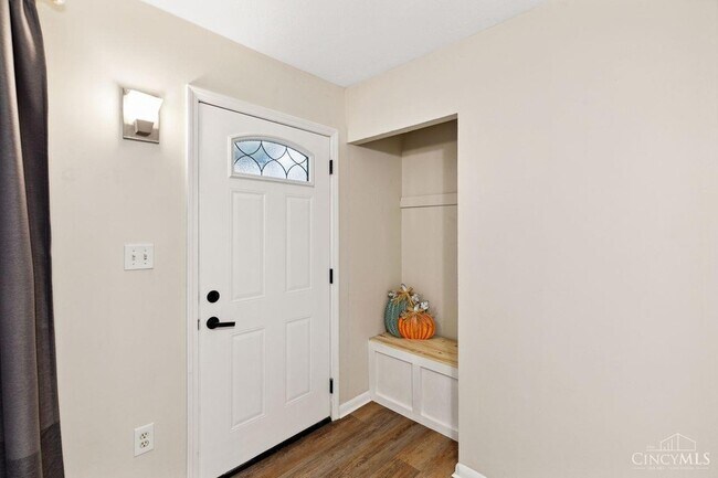 Foto del edificio - 1420 Broadview Ct