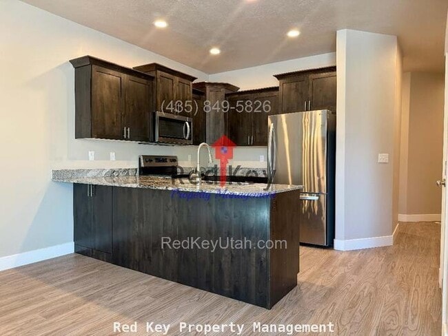 Building Photo - Glen Eagles Ct. Townhouse