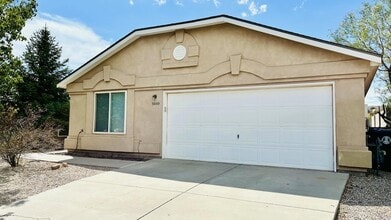 Building Photo - 5600 Mesa Ridge Rd NW