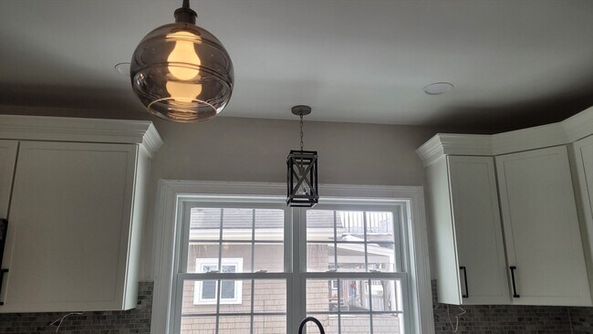 Building Photo - 29 Amaranth Ave