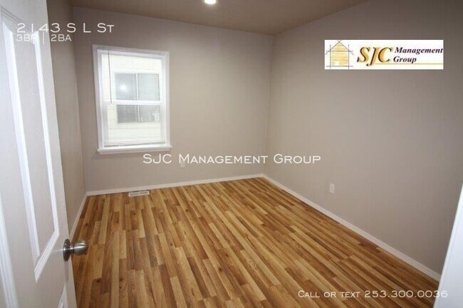 Building Photo - Recently Updated Two Story House For Rent