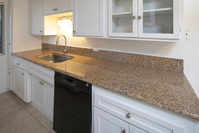 Foto del edificio - 703 Stratford Ct