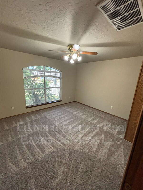 Foto del edificio - 213 Willow Branch Rd