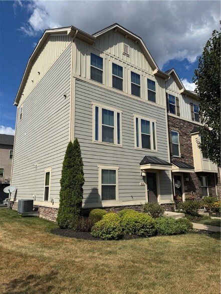 Photo - 416 Fairmont Dr Townhome