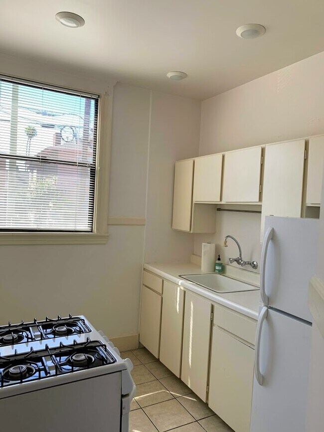 Kitchen - 1545 3rd Ave