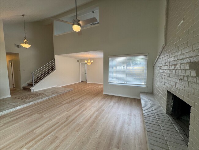 Foto del edificio - 22018 Elsinore Dr