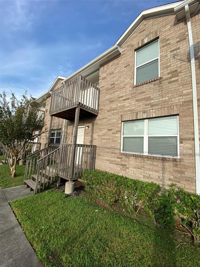 Foto del edificio - 11905 Algonquin Dr