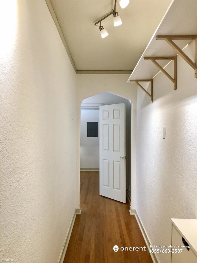 Foto del edificio - 124 Warren Ave N