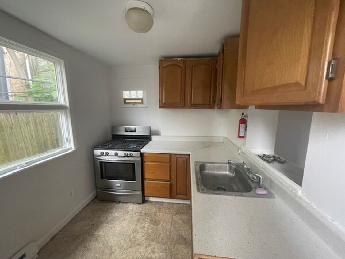 Primary Photo - 4 Bedroom Home