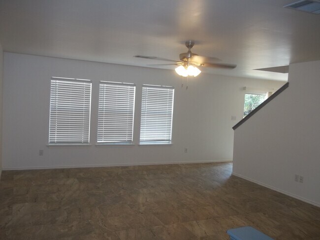 Foto del edificio - 2614 Stapleford Dr