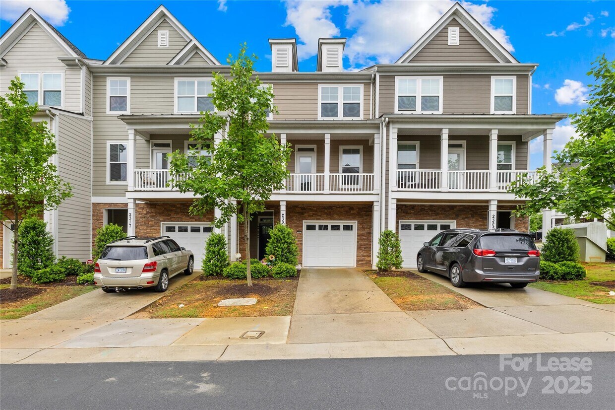 Primary Photo - 2321 Creekmere Ln