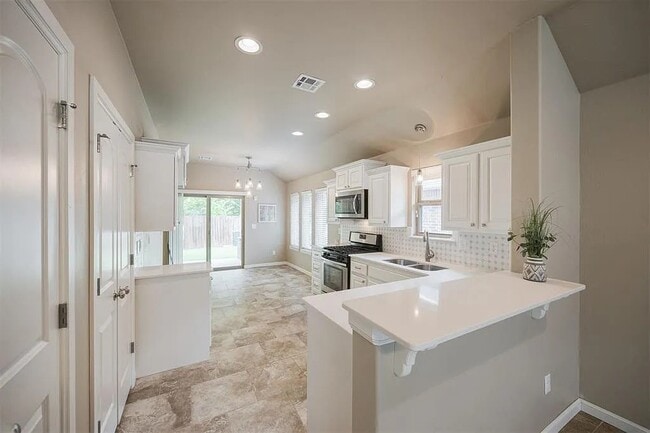 Building Photo - 5600 Campbell Creek Dr