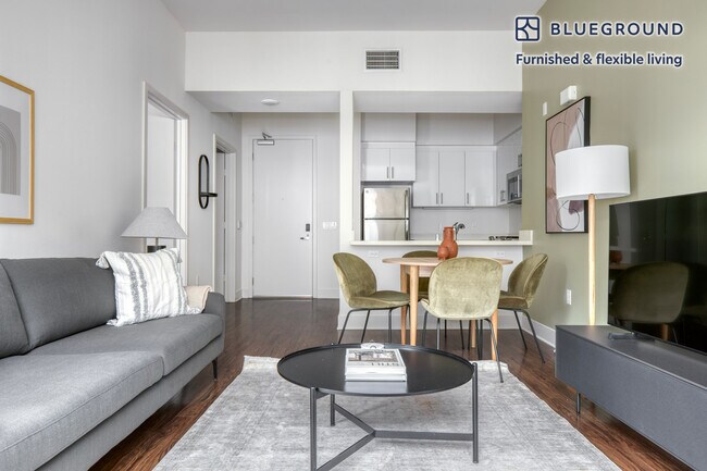 Building Photo - 3644 Overland Ave