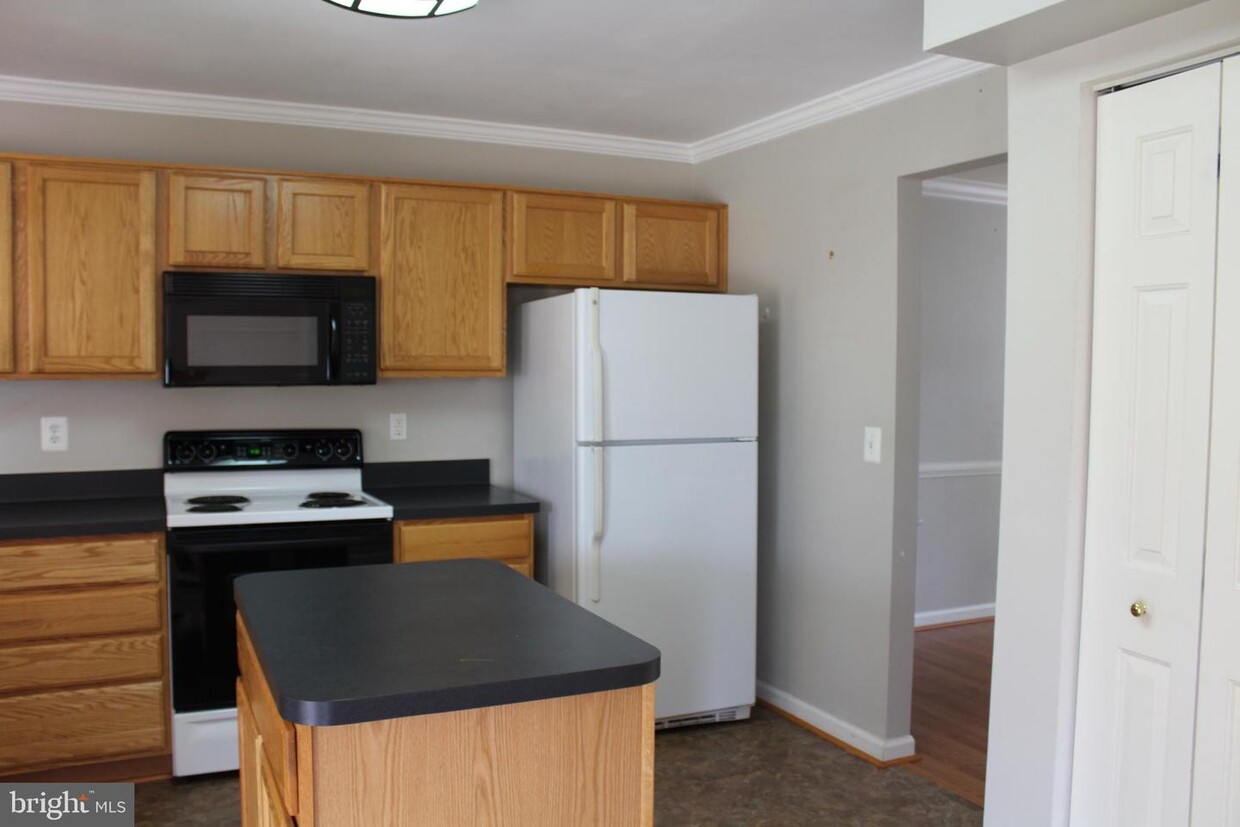 Foto principal - 9712 Logan Jay Dr