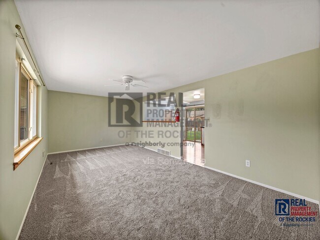 Building Photo - 409 W 47th St