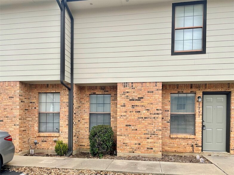 Photo - 1231 Dallas Drive Unit