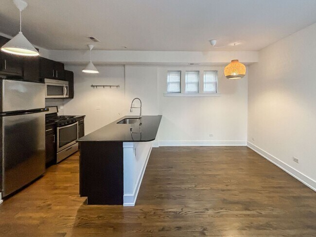 Foto del edificio - 5058 N Winchester Ave