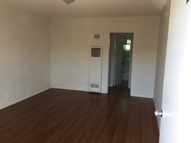 Foto del edificio - 545 N Hoover St