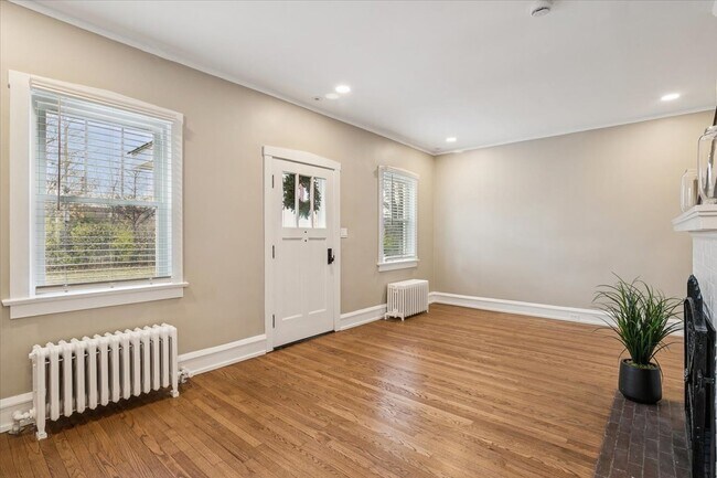 Building Photo - 1201 N McKinley Rd