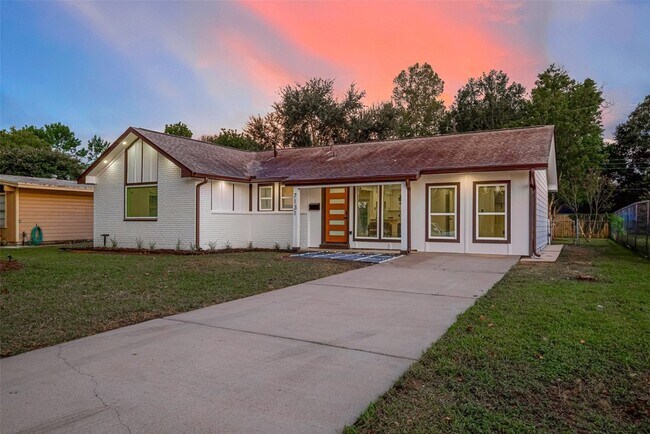 Building Photo - 7131 Mobud Dr