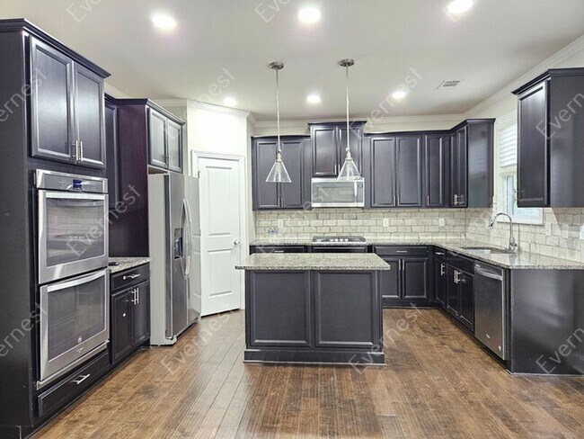 Foto del edificio - 1643 Fairview Dr